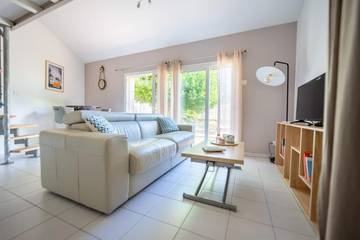 Gîte pour 4 personnes, avec vue sur le lac et jardin, adapté aux familles à Aytré