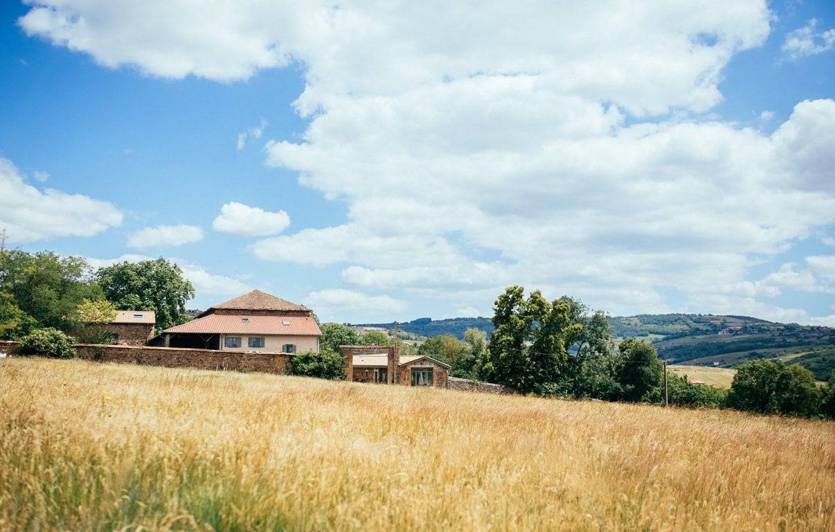 2 chambres d'hôtes de charme : Le Clos de Ronzières - Chambre Fleur Bleue in Ternand, Beaujolais