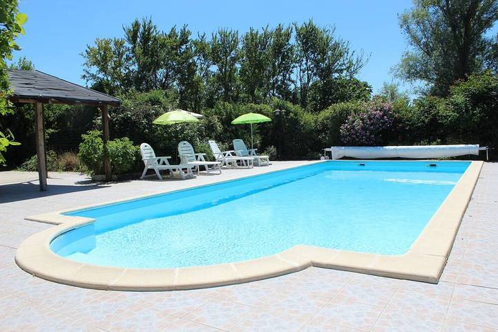 Gîte pour 4 personnes, avec jardin et jacuzzi ainsi que terrasse et piscine à Puyravault (Vendée)