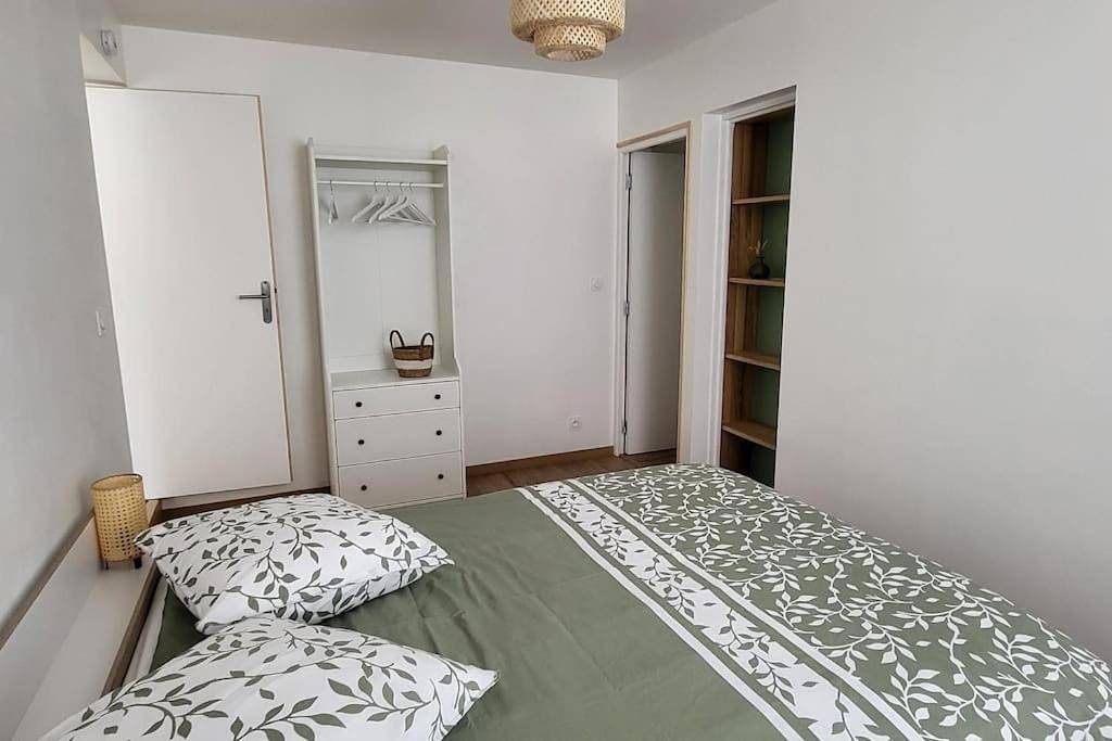Appartement entier, One-Bedroom Apartment in Arbois (homonymie), Jura Francais
