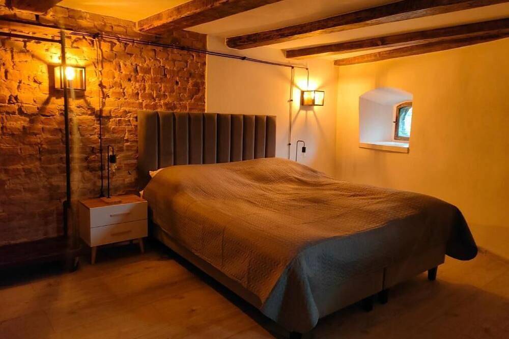 Ganze Wohnung, Tower- Authentic Loft Stay in a Historic Water Tower in Gnesen, Großpolen