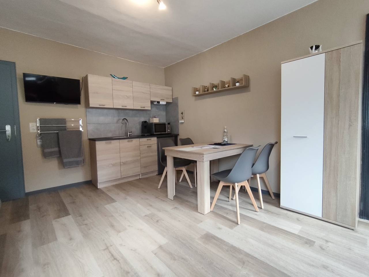 Ganze Wohnung, Pension am Kirchberg - Zimmer 2 in Daun, Vulkaneifel