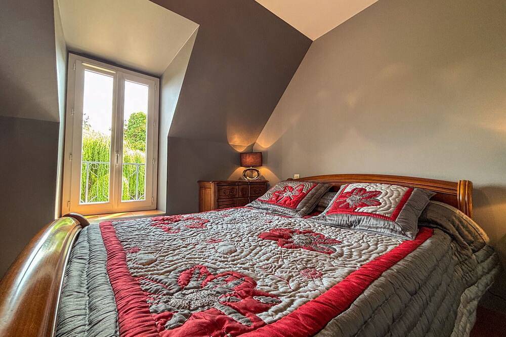 Familienfreundliches Ferienhaus mit großem Garten, Pool und Tennisplatz in der Nähe von Zoo und Schlössern in Faverolles, Loire-Tal