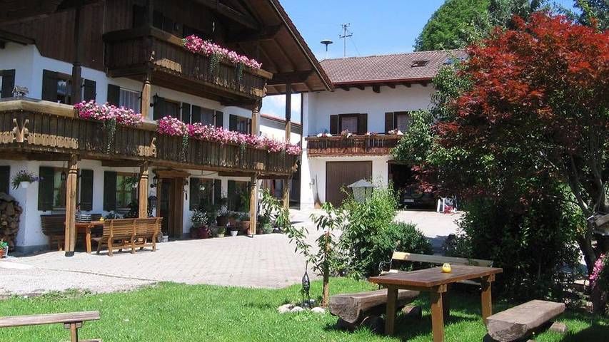 Bauernhof für 5 Personen, mit Seeblick und Garten sowie Balkon, kinderfreundlich im Ostallgäu
