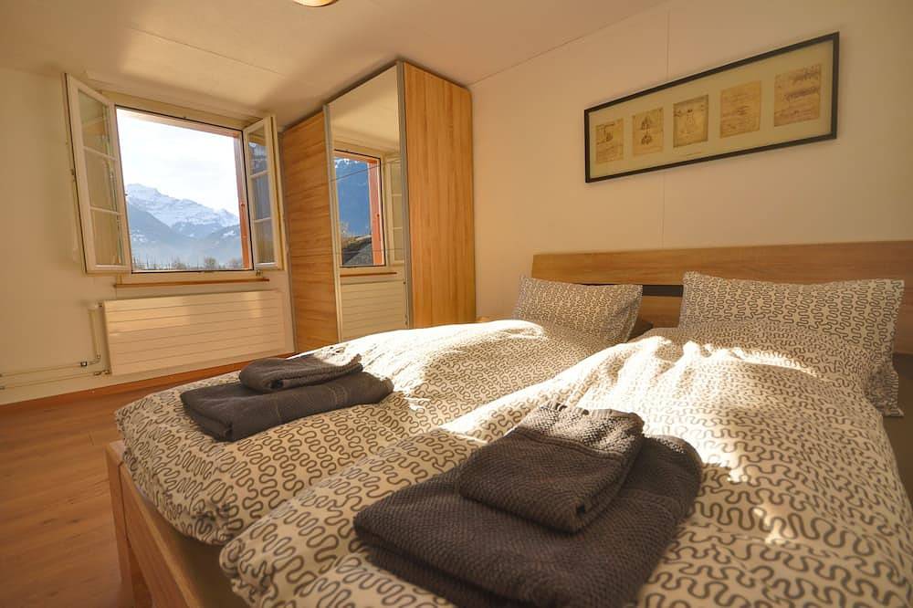 Ganze Wohnung, Geräumige, helle Wohnung mit herrlichem Ausblick.  4 Personen.   Perfekte Wochenende. in Ringgenberg, Thunersee