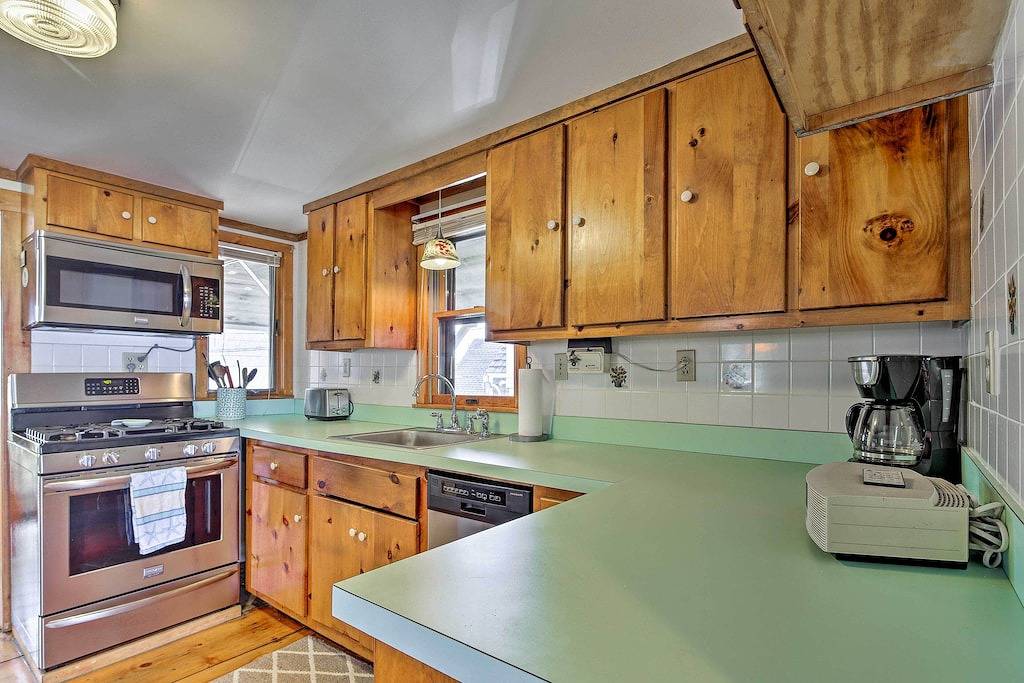 Neu! Oceanfront Marshfield Home mit Veranda und Grill! in Marshfield, Massachusetts