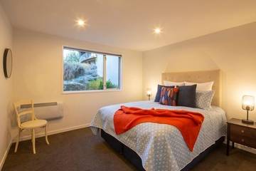 Holiday Home for 8 People in Queenstown, Otago, Photo 4