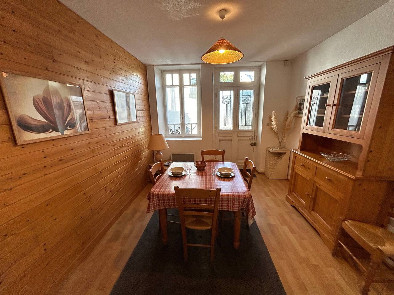 Apartamento entero, Apartamento 'Estaing' con vistas a la montaña, terraza privada y Wi-Fi in Argelès-Gazost, Pirineos franceses
