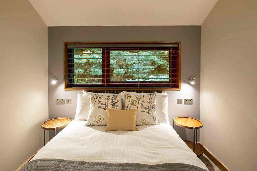 Delamere Forest White Willow Premium in Cheshire West and Chester