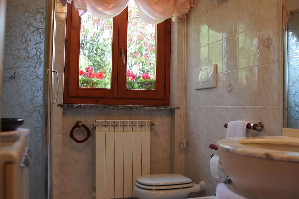 Ganze Wohnung, Herrlicher Blick auf die Insel Comer See in Sala Comacina, Sala Comacina und Umgebung