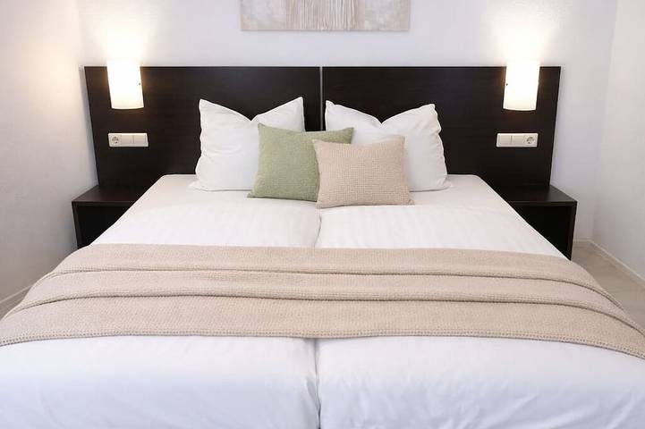 Ganze Wohnung, Modernes 2-Zimmer Apartment mit Küchenzeile in Sindelfingen, Landkreis Böblingen