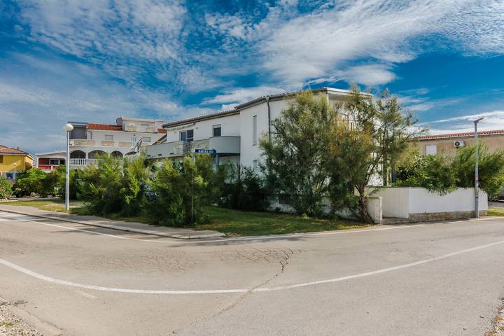 Gîte pour 4 personnes, avec Terrasse dans Vir