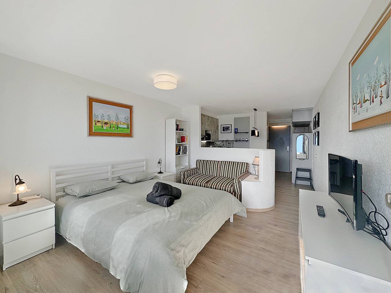 Ganzes Studio, Alpine Club Retreat – Central Studio, Pool & View in Crans-Montana, Sion - Sierre & Umgebung