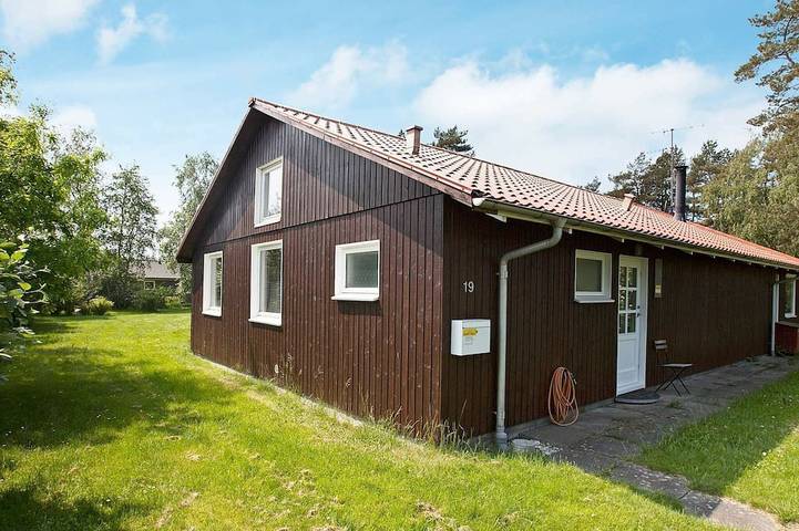 Ferieudlejning for 8 personer, med terrasse og sauna i Hummingen