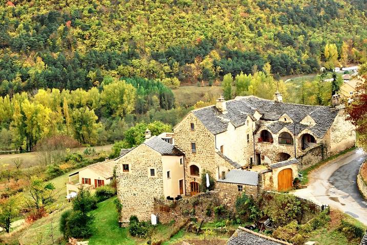 Maison pittoresque à Mostuéjouls avec vue sur la montagne in Mostuéjouls, Parc naturel régional des Grands Causses