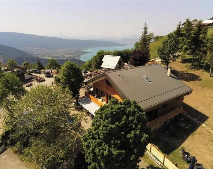 Gîte pour 6 personnes, avec Balcon et Terrasse ainsi que Jardin et Vue à Montmin