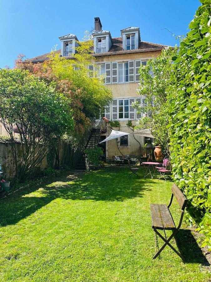 Chambre d’hôte pour 4 personnes, avec Terrasse ainsi que Jardin et Vue