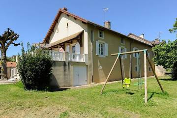 Location de vacances pour 6 personnes, avec jardin à Givry