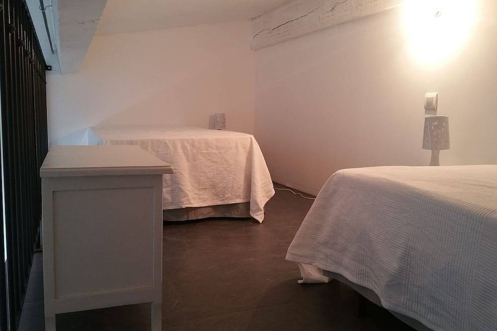 Location de Charme - Spa Extérieur - Clim - at the foot of Mont Ventoux in Mazan, Parque natural regional del Mont Ventoux