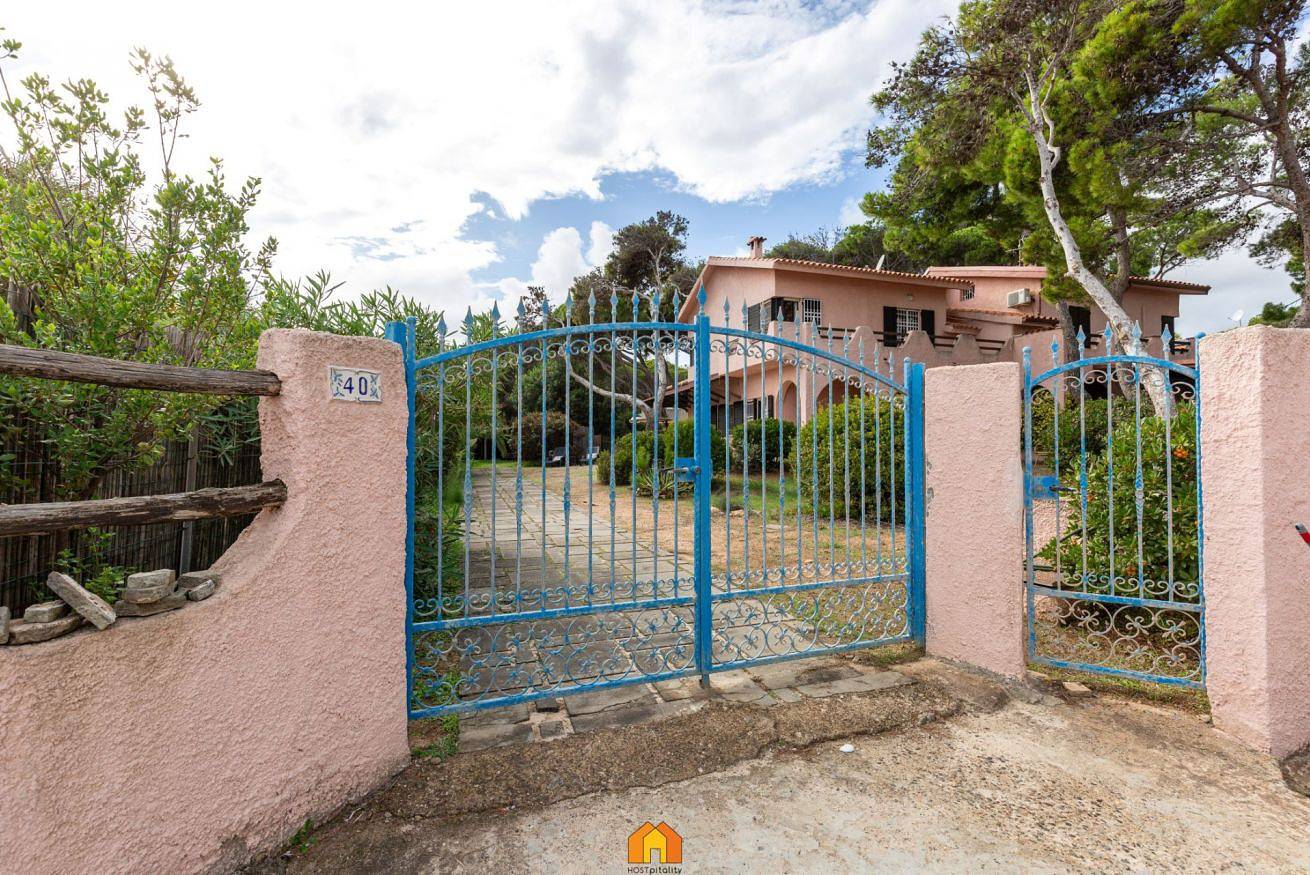 Villa Le Sirene On The Beach in Santa Margherita di Pula, Región de Pula
