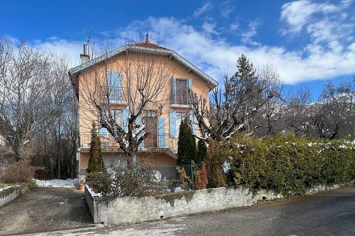 Location de vacances pour 4 personnes, avec jardin à Oze