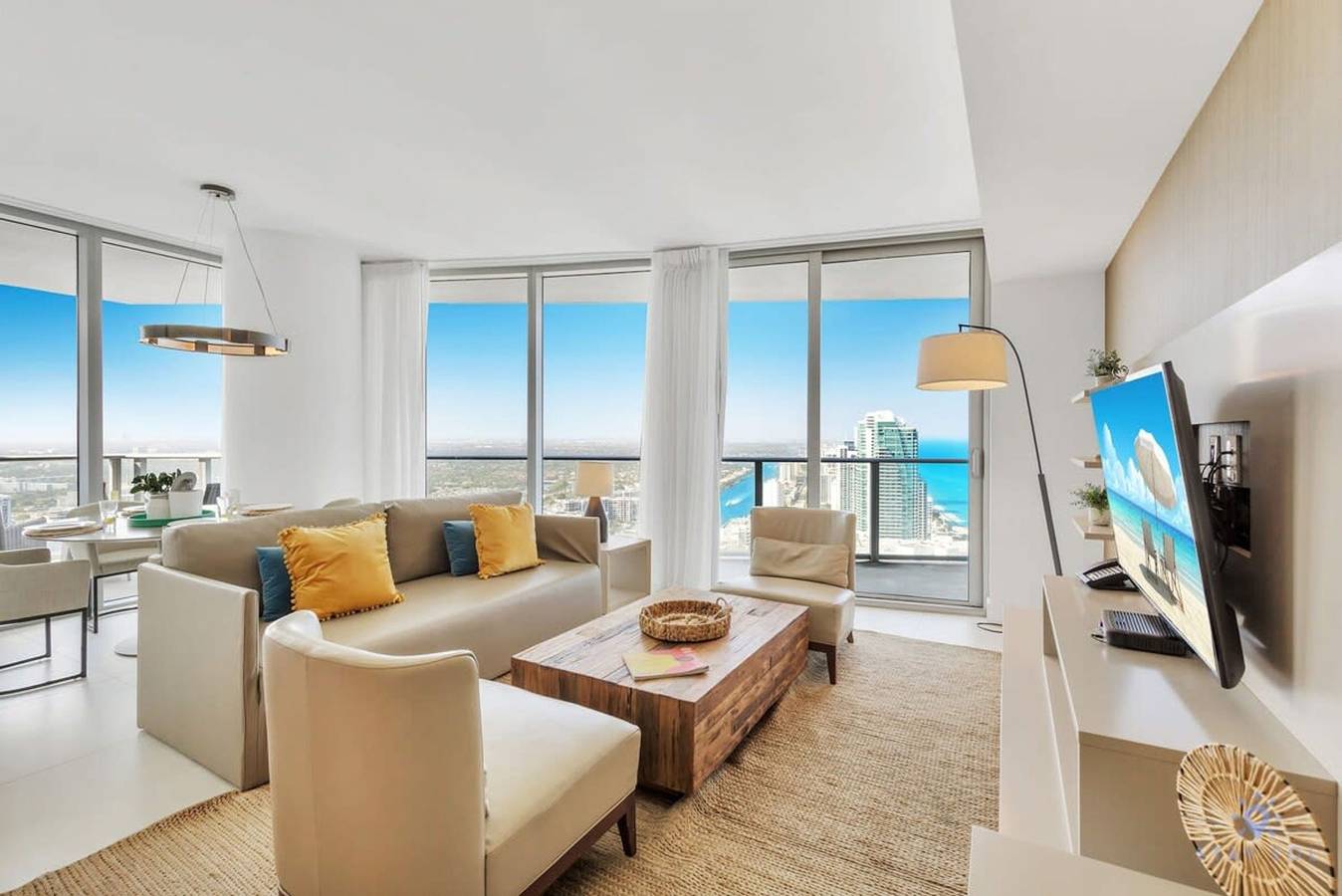 Vacation Rental for 4 Guests in Hollywood Beach (FL), Hallandale Beach