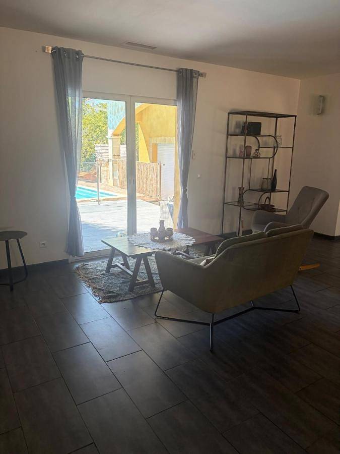 Villa pour 7 personnes, avec Terrasse ainsi que Jardin et Piscine