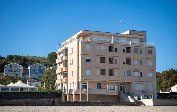 Apartamento vacacional entero, Apartamento con vistas al mar, WiFi y aparcamiento in Lido Riccio, Ortona (Municipio)