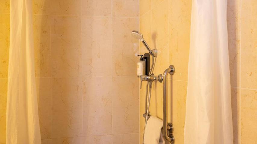 Hôtel pour 2 personnes à Lanester - 4