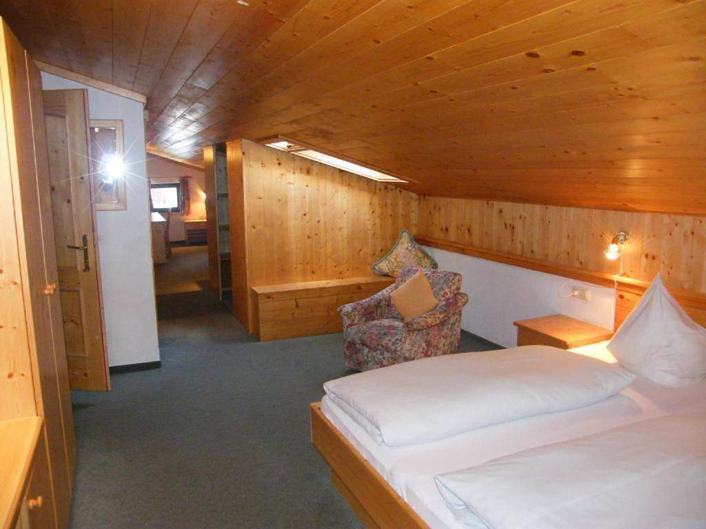 Katharina's Sleepover - Budget Holiday Home in Kaprun, Pinzgau