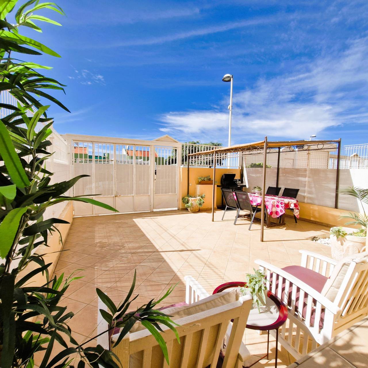 Dúplex a 10 min de la playa con vista mar y Wifi fibra gratis in Barrio Los Menores, Adeje
