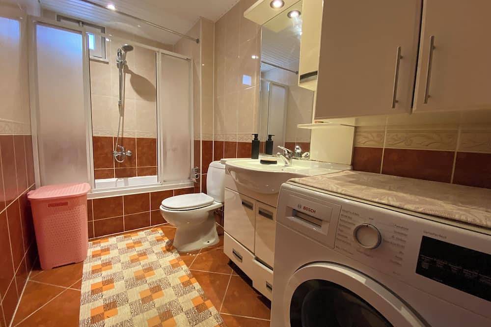 Entire apartment, Cozy 2-bedroom apartment in charming Alanya with Wifi, Ac in Alanya, Antalya Province