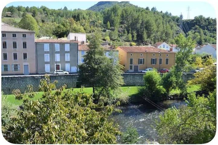 Appartement entier, Studio Apartment in Quillan in Quillan, Parc naturel régional Corbières-Fenouillèdes