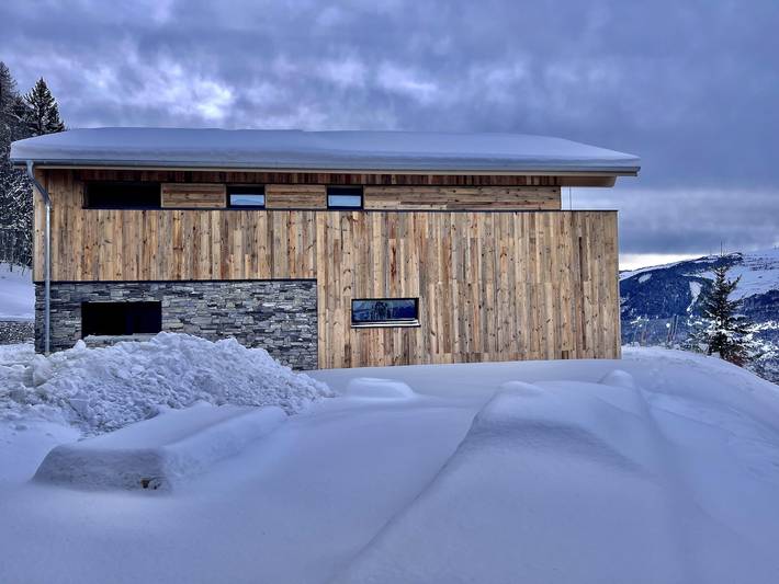 Chalet pour 10 personnes, avec sauna ainsi que vue et balcon