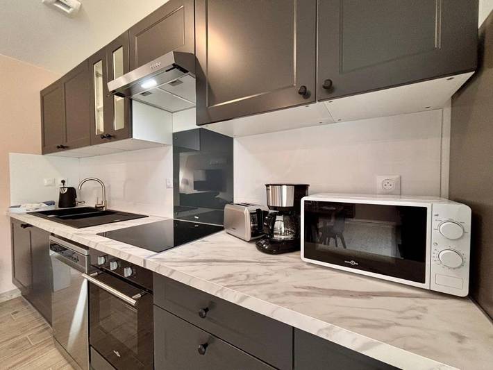 Location de vacances pour 24 personnes, avec terrasse à Clermont-Créans - 2