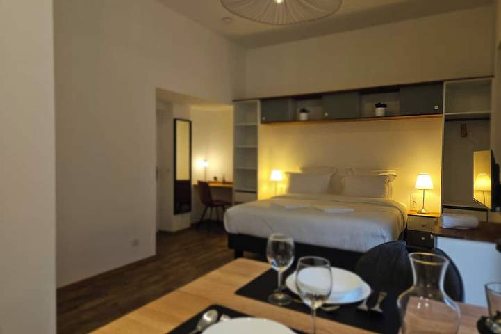 Ganze Wohnung, La Bastide Foch - Appart'Hôtel Premium Downtown - Ground Floor Accessibility in Salon-de-Provence, Mittelmeerküste (Frankreich)