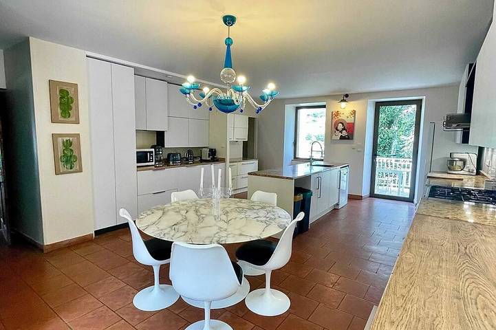 Château pour 30 personnes, avec jardin en Ardèche - 2