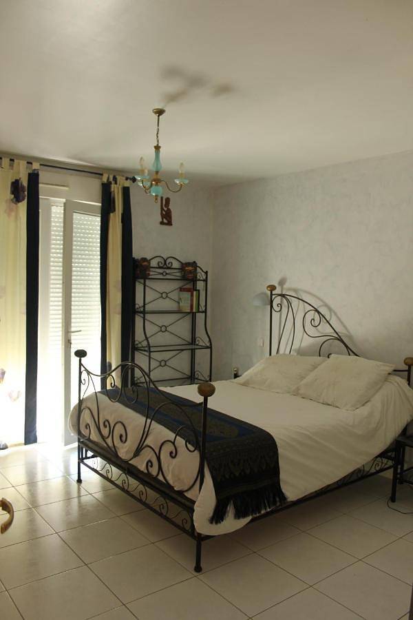 Location de vacances pour 7 personnes, avec vue ainsi que terrasse et piscine à Sainte-Croix-de-Quintillargues - 4