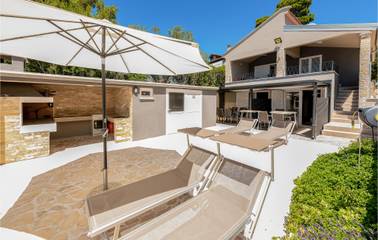 Ferienwohnung für 3 Personen, mit Terrasse in Petrcane