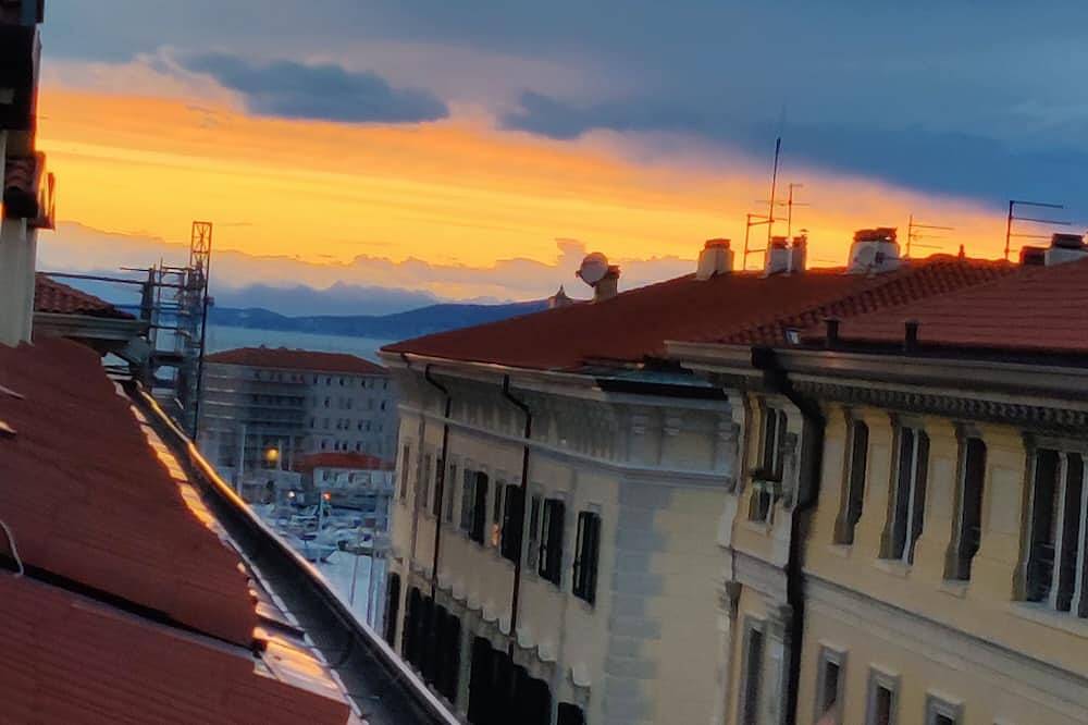 Ganze Wohnung, New luxury attic near piazza Unità and the sea in Triest, Triest Provinz