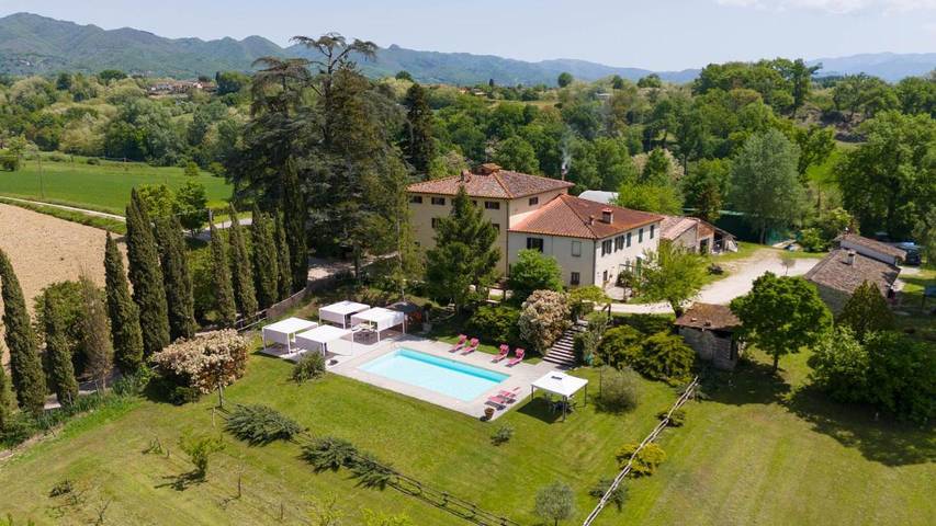 Villa per 17 persone, con piscina e giardino nonché panorama, con animali domestici - 1