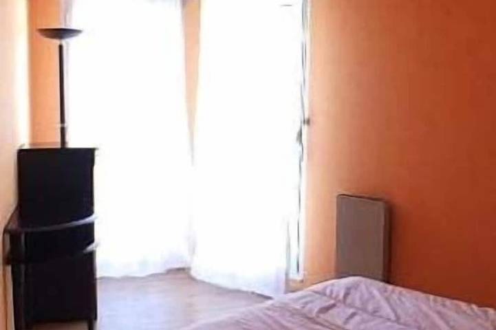 Apartamento entero, Apartamento con terraza frente a las 7 islas, hasta 4 personas. in Perros-Guirec, Costa de granito rosa