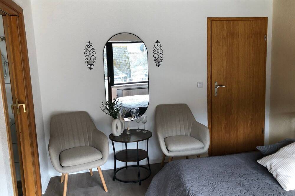 Ganze Wohnung, Zimmer 4D, 2. Og Mosellücke Angelina, mit Gemeinschaftsgarten, Balkon und Wlan in Klotten, Cochem-Zell