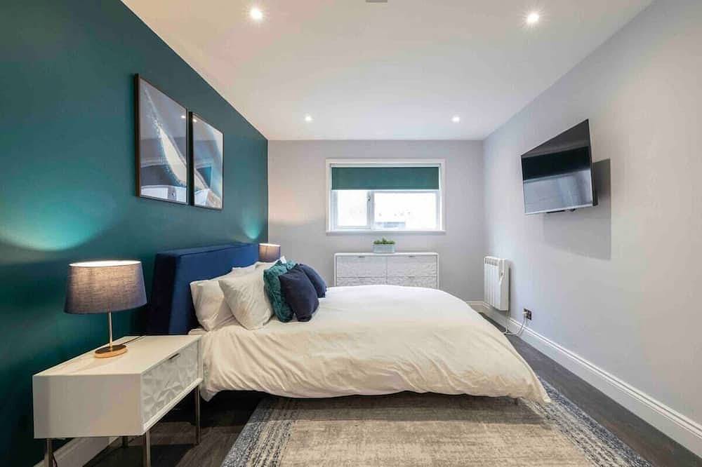 Entire apartment, Aquila House: 2 Bed Victorian Apartment in Parish of Saint Helier, Jersey