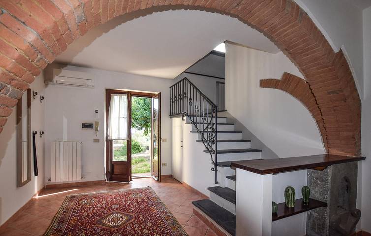Accogliente appartamento con piscina, parcheggio e WiFi - 1 km da Fauglia in Fauglia, Riviera Toscana
