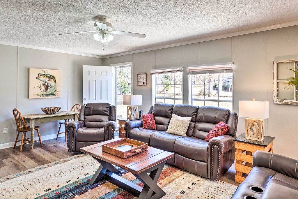 'Cypress Point' Spacious Home: Pier & Boat Launch! in Toledo Bend Reservoir