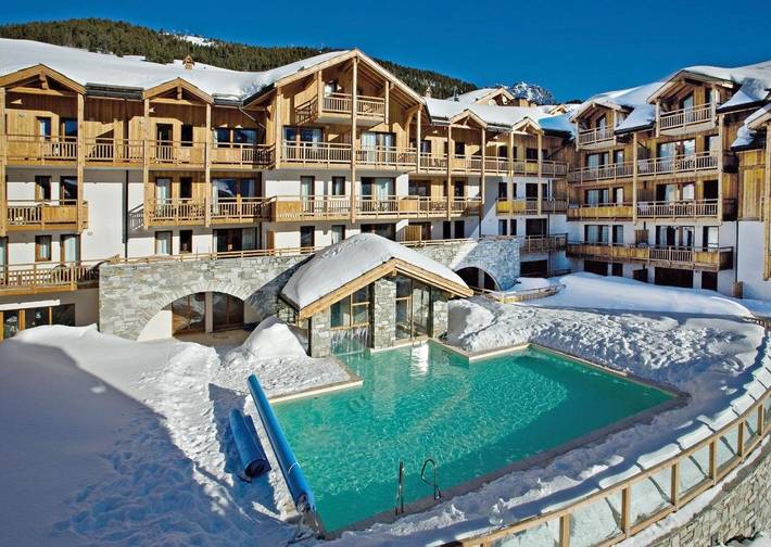Appart’hôtel pour 4 personnes, avec piscine et balcon ainsi que jacuzzi et sauna, animaux acceptés