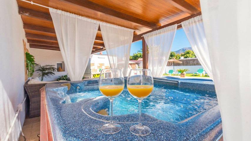 Chalet para 7 personas, con balcón/terraza además de jacuzzi y piscina, Se admiten mascotas en Provincia de Málaga - 3