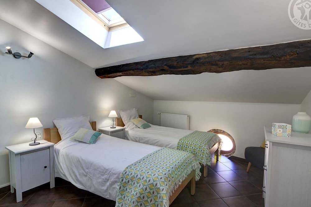 Gîte 3 chambres avec hammam, sauna et jacuzzi à Cellieu in Cellieu, Loire