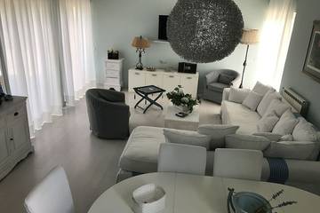 Location de vacances pour 13 personnes, avec jardin à Fregene